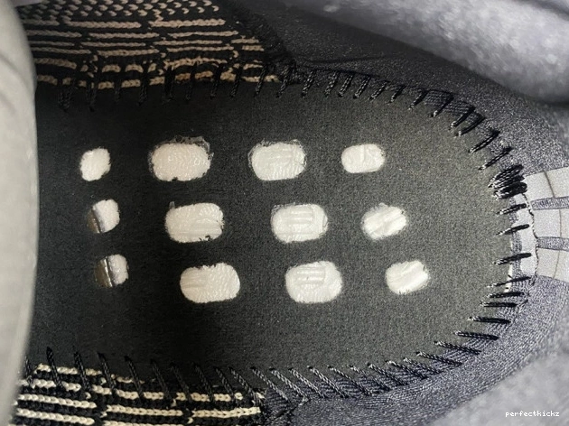 350 BY1604 Yeezy Core Black White Adidas Boost V2 0717